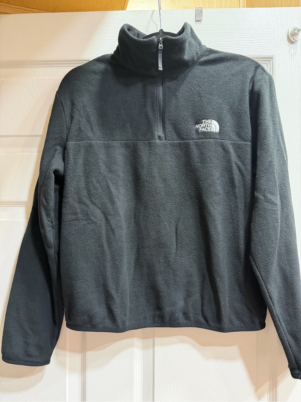 The North Face women’s  Black Quarter-Zip Fleece Pullover